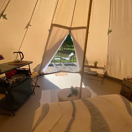 Tente de luxe Les Pichies, Le Tipi D'adri, Insolite Saint-Leger-sur-Vouzance