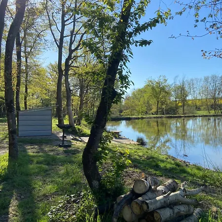 Les Pichies, Le Tipi D'adri, Insolite