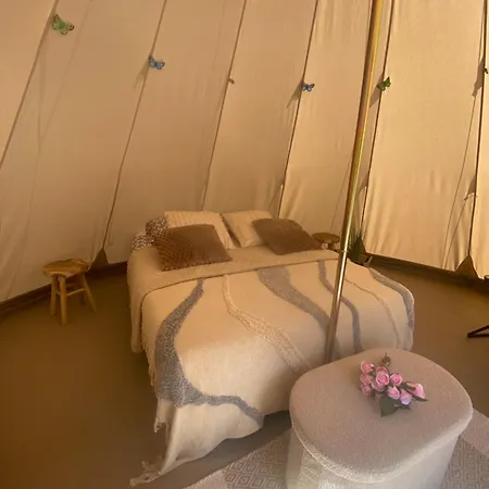 Les Pichies, Le Tipi D'adri, Insolite Tente de luxe