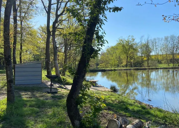 Les Pichies, Le Tipi D'adri, Insolite